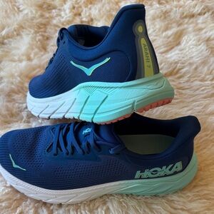 EUC! Hoka Arahi 7 size 10B women’s midnight/seafoam shoes